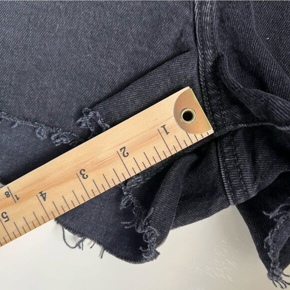 Levi’s Ribcage Shorts Cutoffs Jean Shorts Denim Black Button Fly Size 28 - Picture 7 of 7